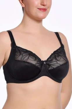 Ulla: Carmen Bügel-BH