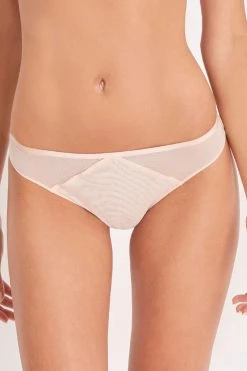 Aubade: Nudessence String