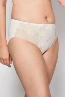 Ulla: Carla Taillenslip