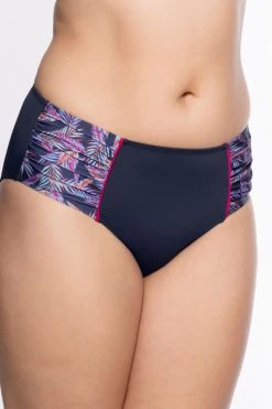 Ulla: Nizza Hoher Bikini-Slip