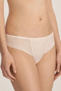 PrimaDonna: Every Woman String