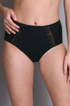 Anita: Sophia Taillenslip+