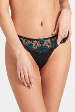 Aubade: Fièvre Andalouse String