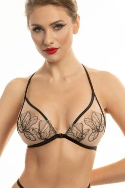 Prelude: Greta Triangel-BH