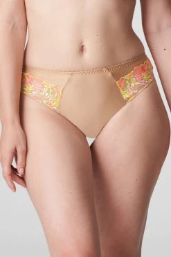 PrimaDonna: Las Salinas String