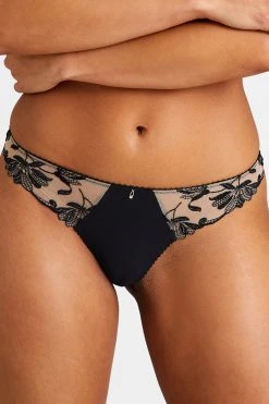 Aubade: Lovessence String