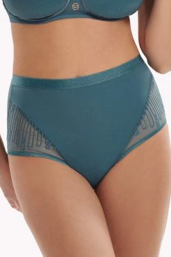 Lisca: Ivonne Hoher Slip