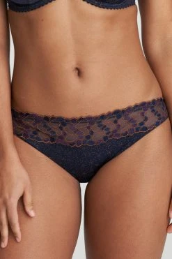 PrimaDonna: Hyde Park Rioslip