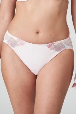 PrimaDonna: Mohala Rioslip